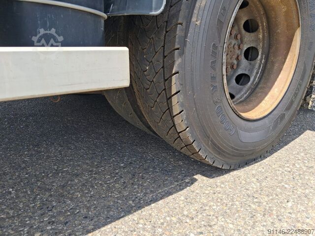čemodāns DAF CF 85.360 * 6x2  * Euro 4 * 1 x Bed