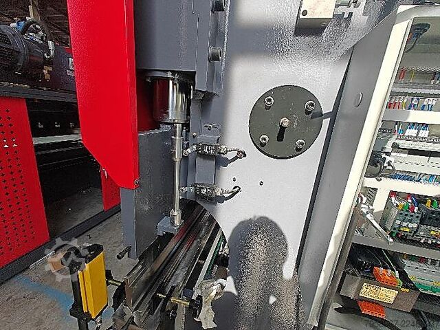 CNC πρέσα κάμψης MTP-3212 80 × 2500 Metal Technics Polska MTP3212 80x2500