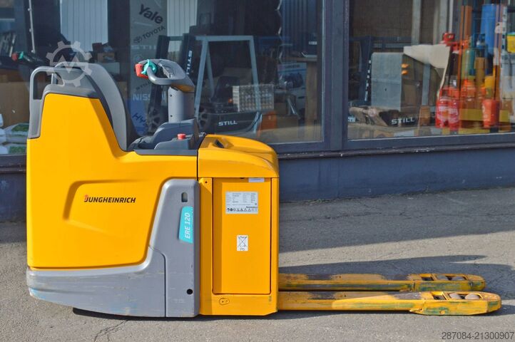 Porta-paletes manual Jungheinrich ERE 120