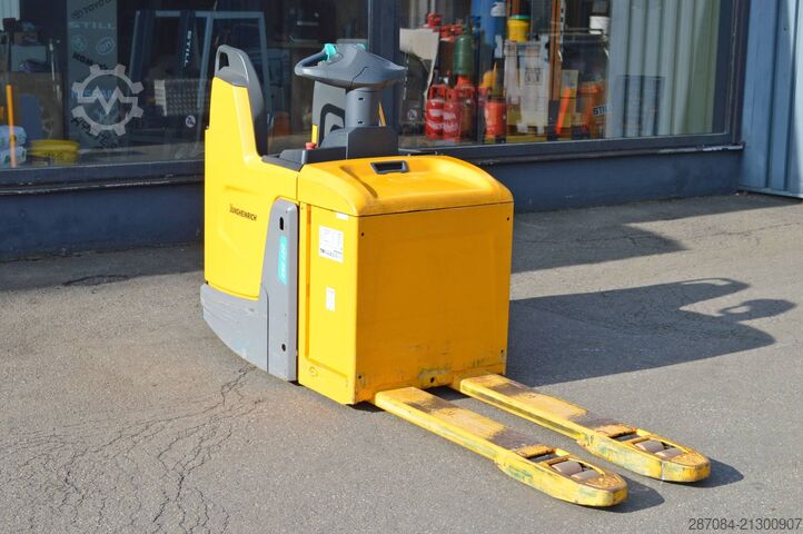 Porta-paletes manual Jungheinrich ERE 120