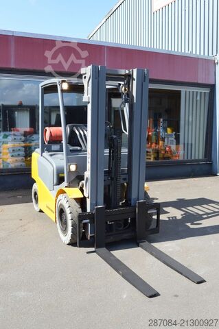 Empilhador Jungheinrich TFG 425