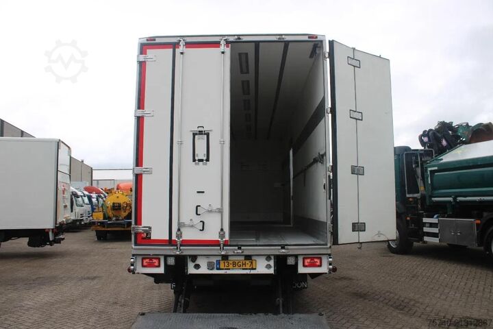 Refrigerated/freezer transport Scania R490 + 6X2 + EURO 6 + heating truck/ flowers FU...