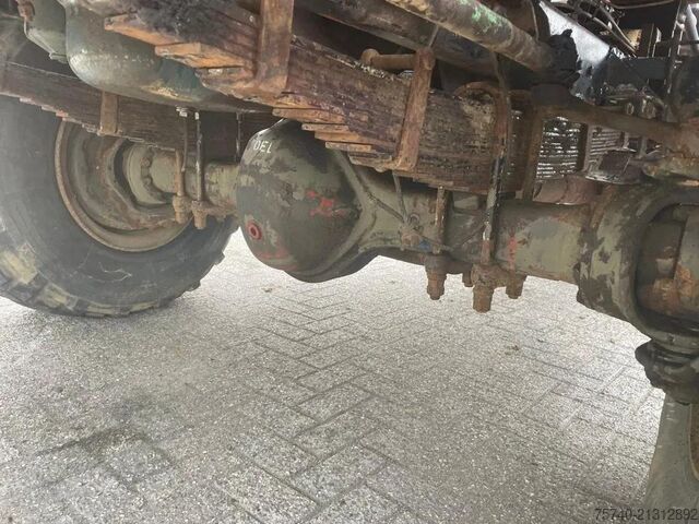 Volquete Mercedes-Benz 813 + Manual + Kipper + 4x4