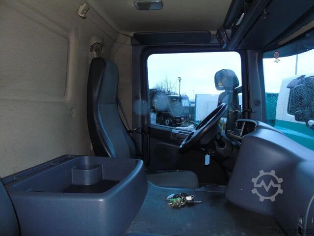 Refrigerated/freezer transport Scania P230 LOW KLM +  CARRIER + LOADLIFT +