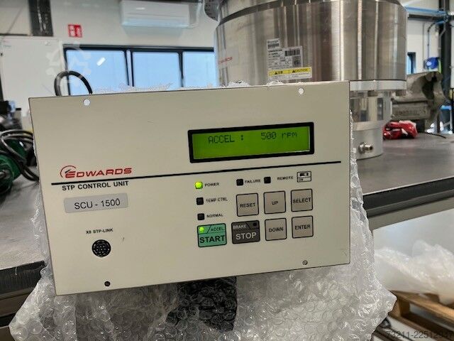 Tyhjiöpumppu EDWARDS STPXA4503C