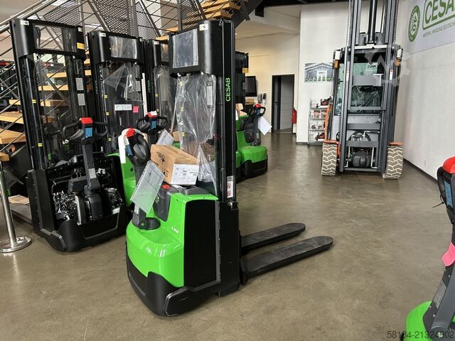 Stivuitor manual Cesab S212