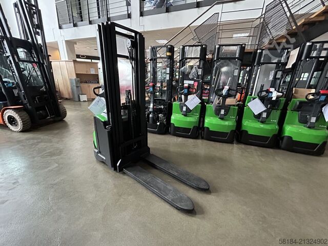 Stivuitor manual Cesab S212