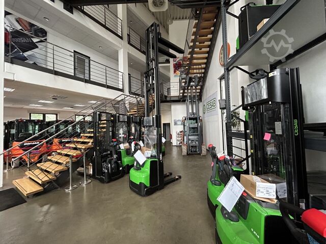 Stivuitor manual Cesab S212