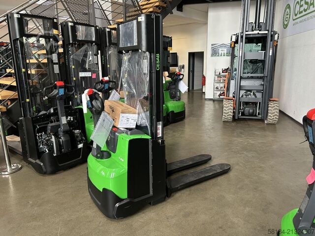 Stivuitor manual Cesab S212L