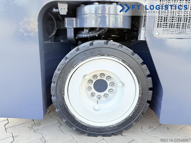 štirismerni viličar Combilift CB3000 GAS TRIPLEX 4900 FREE-LIFT