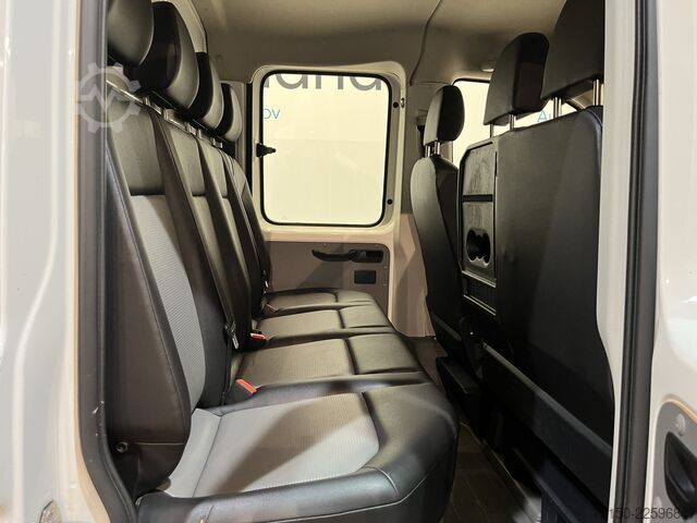 Loading platform VW Crafter 35 2.0 TDI L4 DC Dubbel Cabine RWD 140 ...