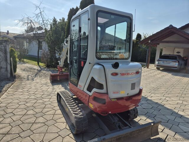 Mini-excavator Takeuchi TB 225