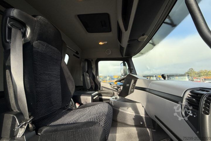 کامیون کمپرسی با جرثقیل قلابی Mercedes-Benz Antos 2648 Meiller