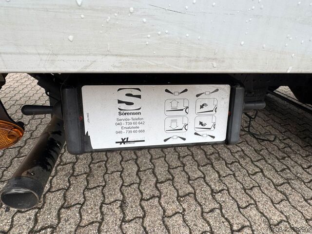 Kamion s sandukom FUSO Canter 7C15 Koffer mit Ladebordwand