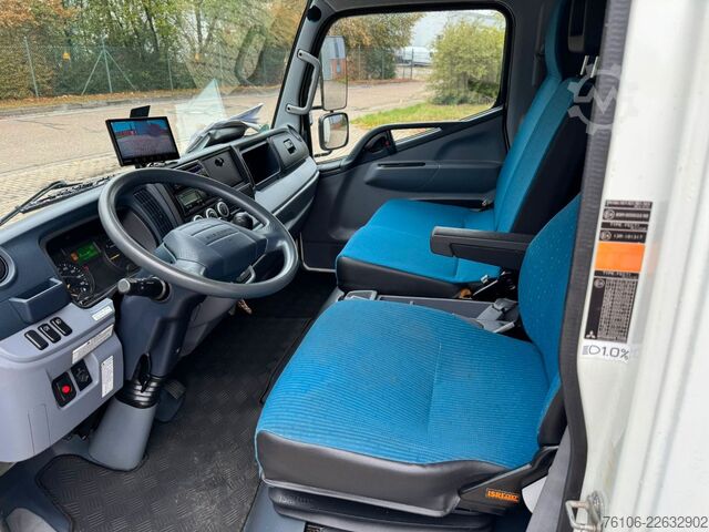 Kamion s sandukom FUSO Canter 7C15 Koffer mit Ladebordwand