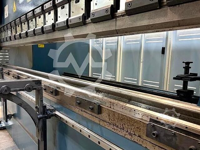 Abkantpressen Durma AD-R 30175 2016 Durma AD-R 30175