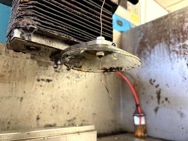 EDM-borrmaskin för hålborrning MADRA BT-2