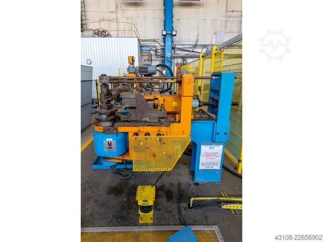 Máquina de curvar tubos Schwarze-Robitec CNC 60HD-MW
