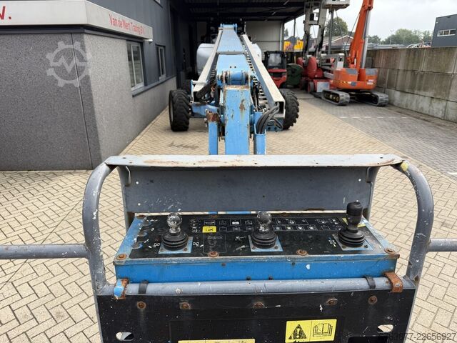 GENIE S-125 Teleskoparbeitsbühne / Gelenkarbeitsbühne 4x4x4 DEUTZ DIESEL 4.200 Betriebsstunden 40,1  GENIE S-125 Telescoop hoogwerker / boomlift 4x4x4 DEUTZ DIESEL 4200uur 40,1M Werkhoogte 2007