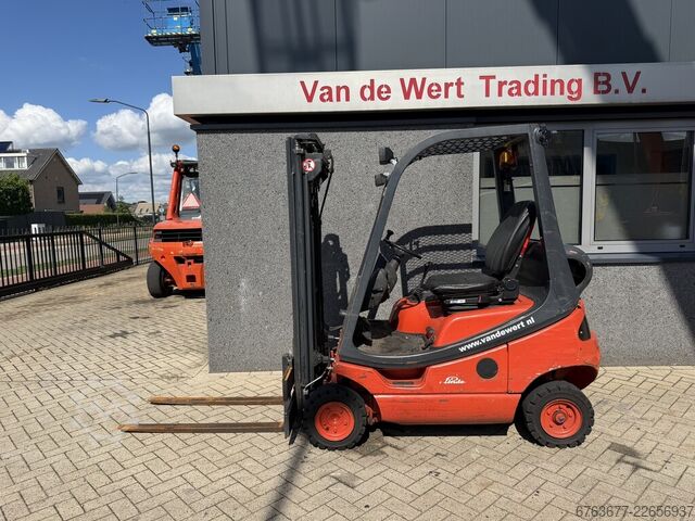 Linde H16T Triplex 470 Freihub / 3. Ventilfunktion am Wagen / VW 1992 / 14.050 Betriebsstunden / LPG LINDE H16T Triplo 470 Freelift / 3e functie op bord / VW 1992 / 14.050 uur LPG