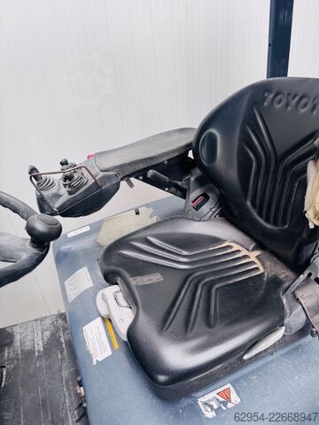 Empilhador eléctrico de 4 rodas Toyota 8FBMT25-10414