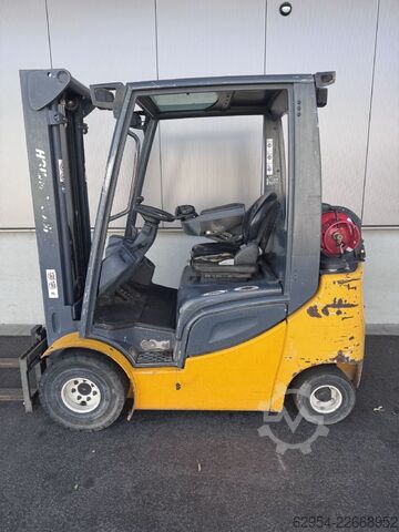 Empilhador de GPL Jungheinrich TFG 316S Triplex