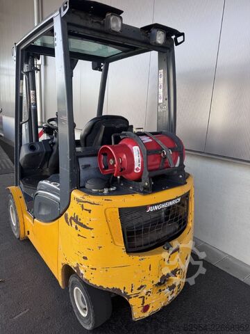 Empilhador de GPL Jungheinrich TFG 316S Triplex