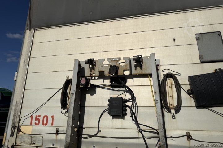 Atvērta puspiekabe ar tentu Schmitz Cargobull S24/27 Plane / Swiss-Vehicle