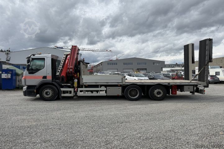 Kravas automašīnai uzstādīts celtnis Volvo FE-320 6x2R Fassi 235 5-Fach