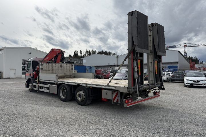 Kravas automašīnai uzstādīts celtnis Volvo FE-320 6x2R Fassi 235 5-Fach