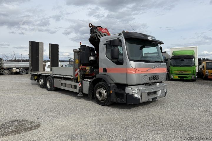 Kravas automašīnai uzstādīts celtnis Volvo FE-320 6x2R Fassi 235 5-Fach