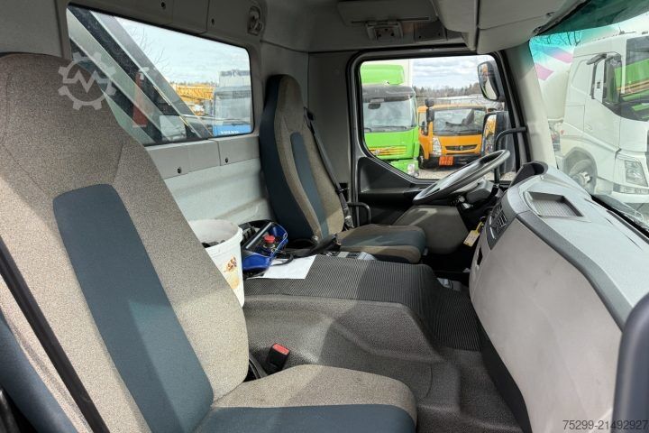 Kravas automašīnai uzstādīts celtnis Volvo FE-320 6x2R Fassi 235 5-Fach