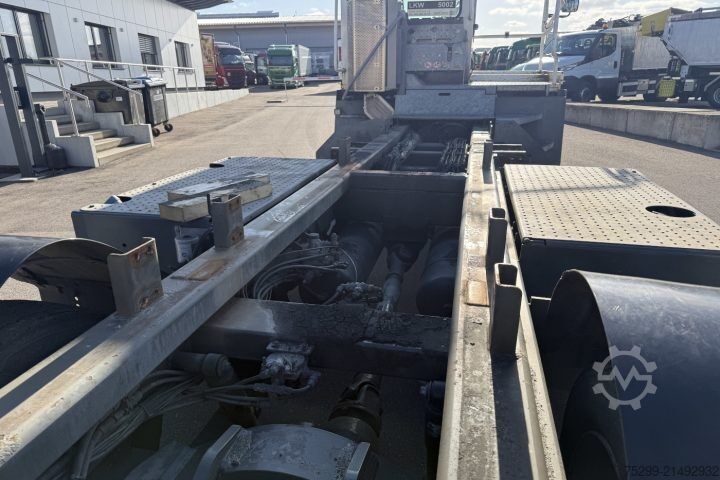 Kravas automašīnas šasija  YT222 4x2 Chassis-Kabine / Swiss-Vehicle