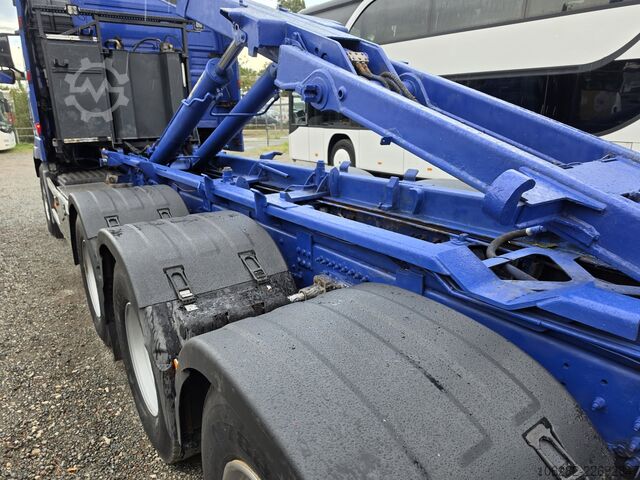 Kamion s kipom s pomičnim kontejnerom VOLVO FH-440 8x4 Lift+Lenk HIAB Multilift Blat