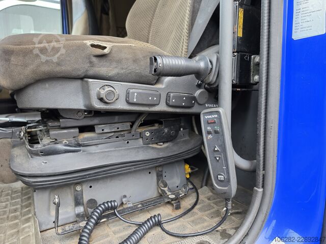 Kamion s kipom s pomičnim kontejnerom VOLVO FH-440 8x4 Lift+Lenk HIAB Multilift Blat