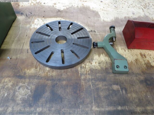 Torno de centro y torno de husillo de avance HUNGARY HU 100