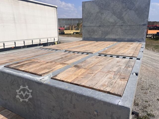 Matala lavettipuoliperävaunu Möslein ST 3 Plato 8,7  3 Achs Satteltieflader Plato 45 t GGfür Fertigteile, Baumaschinen