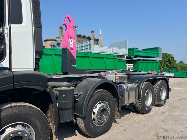 Autocamion cu cârlig pentru containere IVECO IVECO TRAKKER T-WAY AD540 NUOVO SCARRABILE