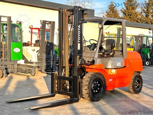 Gaffeltruck Toyota 42-4FD40 / DIESEL / 4500KG / DUPLEX / FO