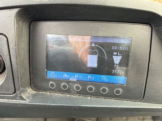 Elektro 4 Rad-Stapler Jungheinrich EFG 320 / 5585 Std.