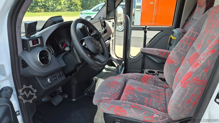 Minibus MERCEDES-BENZ 30 Sitzer Schul- Transferbus 519 Lagerfahrzeug