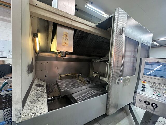 수직 머시닝 센터 DECKEL MAHO DMC 104 V