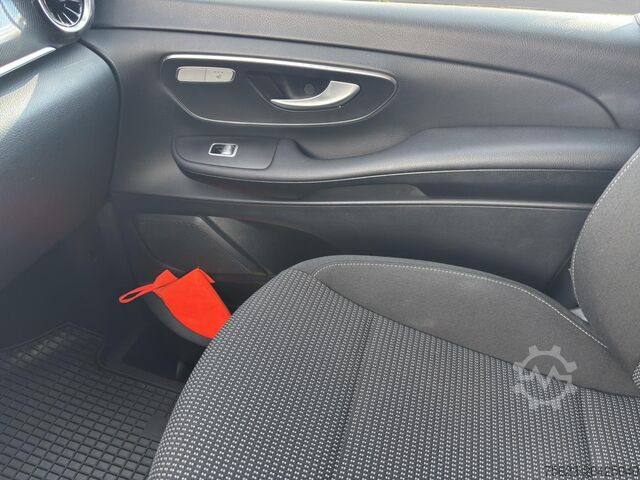 Minibus Mercedes-Benz V 220 d Lang Klima Sitzh. LED AHK Tisch 360° Kamera