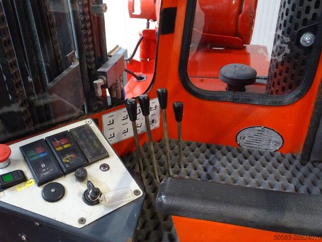 四向侧装载机 Combilift C4000 - TRIPLEX