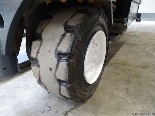 四向侧装载机 Combilift C4000 - TRIPLEX