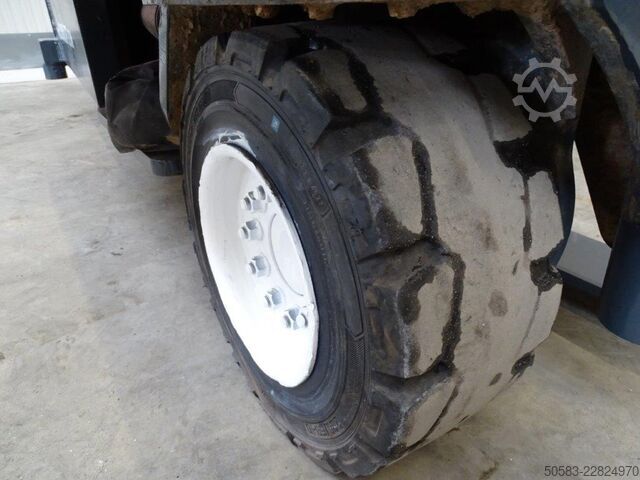 四向侧装载机 Combilift C4000 - TRIPLEX