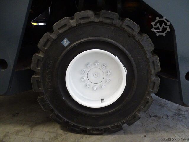 四向侧装载机 Combilift C4000 - TRIPLEX