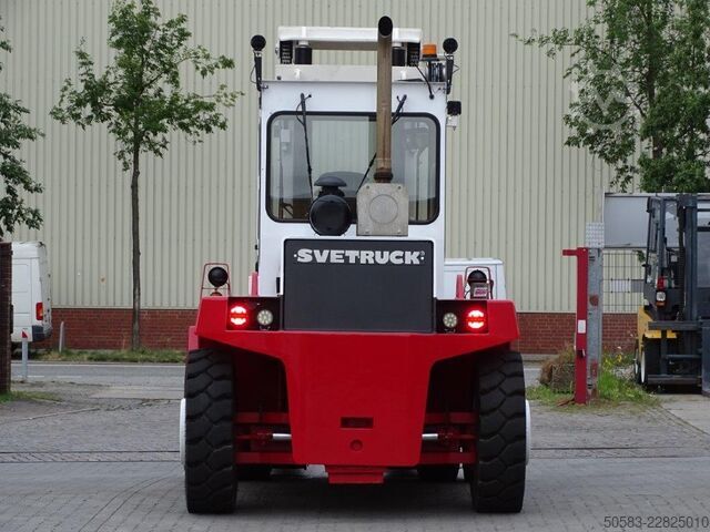 Wózek widłowy z silnikiem wysokoprężnym Svetruck 12120-35