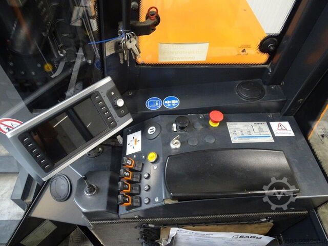 Sideloader empat arah Hubtex DQX45-D