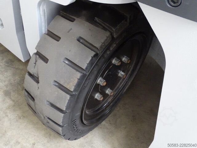 Sideloader empat arah Hubtex DQX45-D